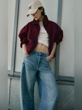 H&M High Waisted Barrel Jeans size women’s 2